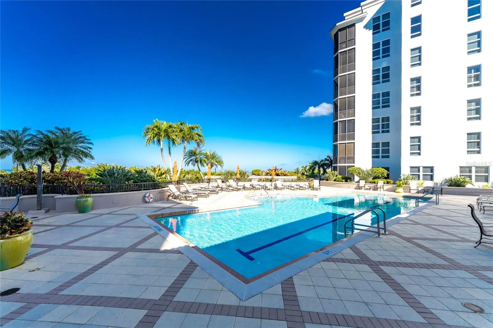 3329 SUNSET KEY CIR #301 #301