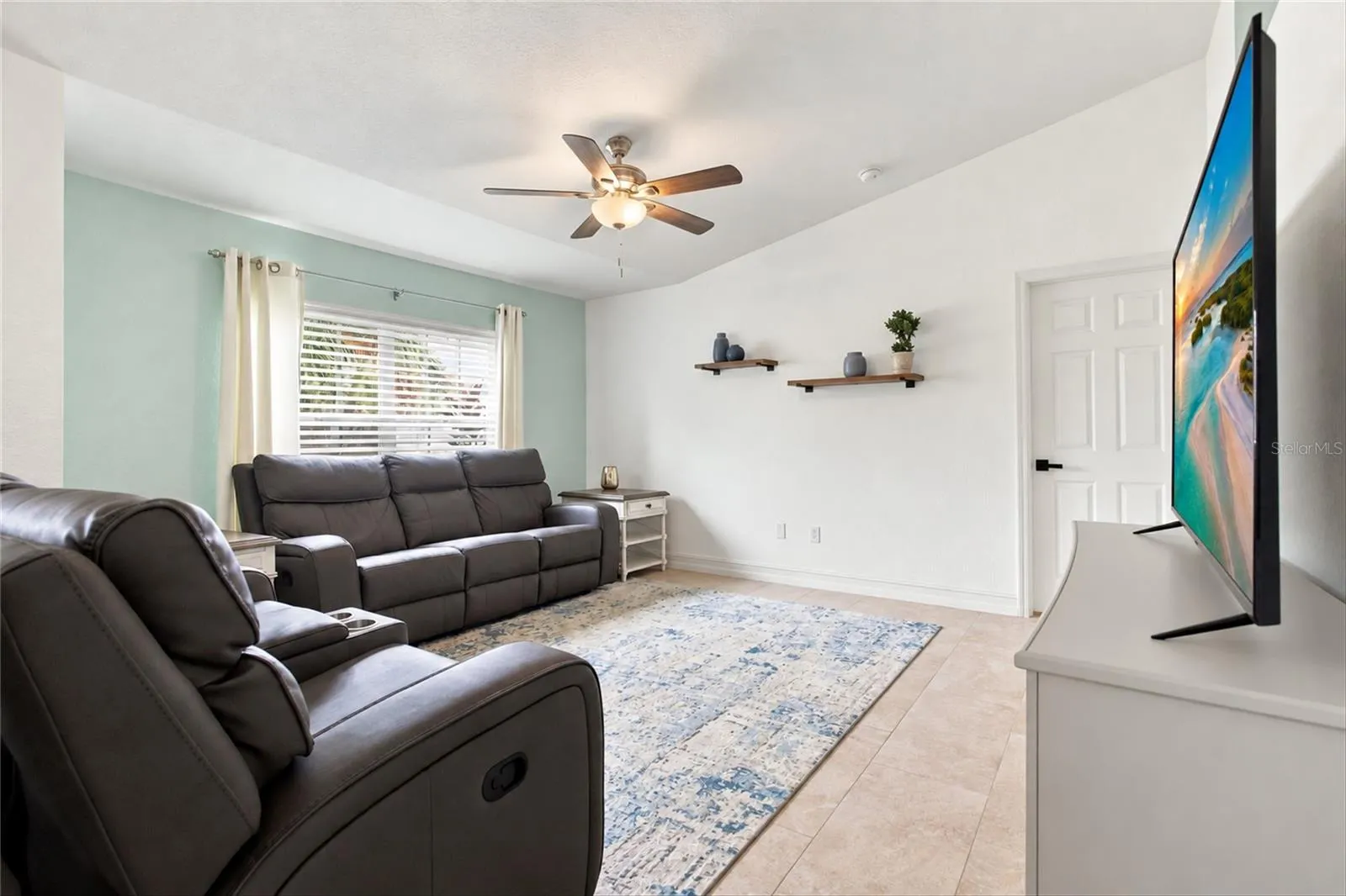 1412 SW 43RD TER