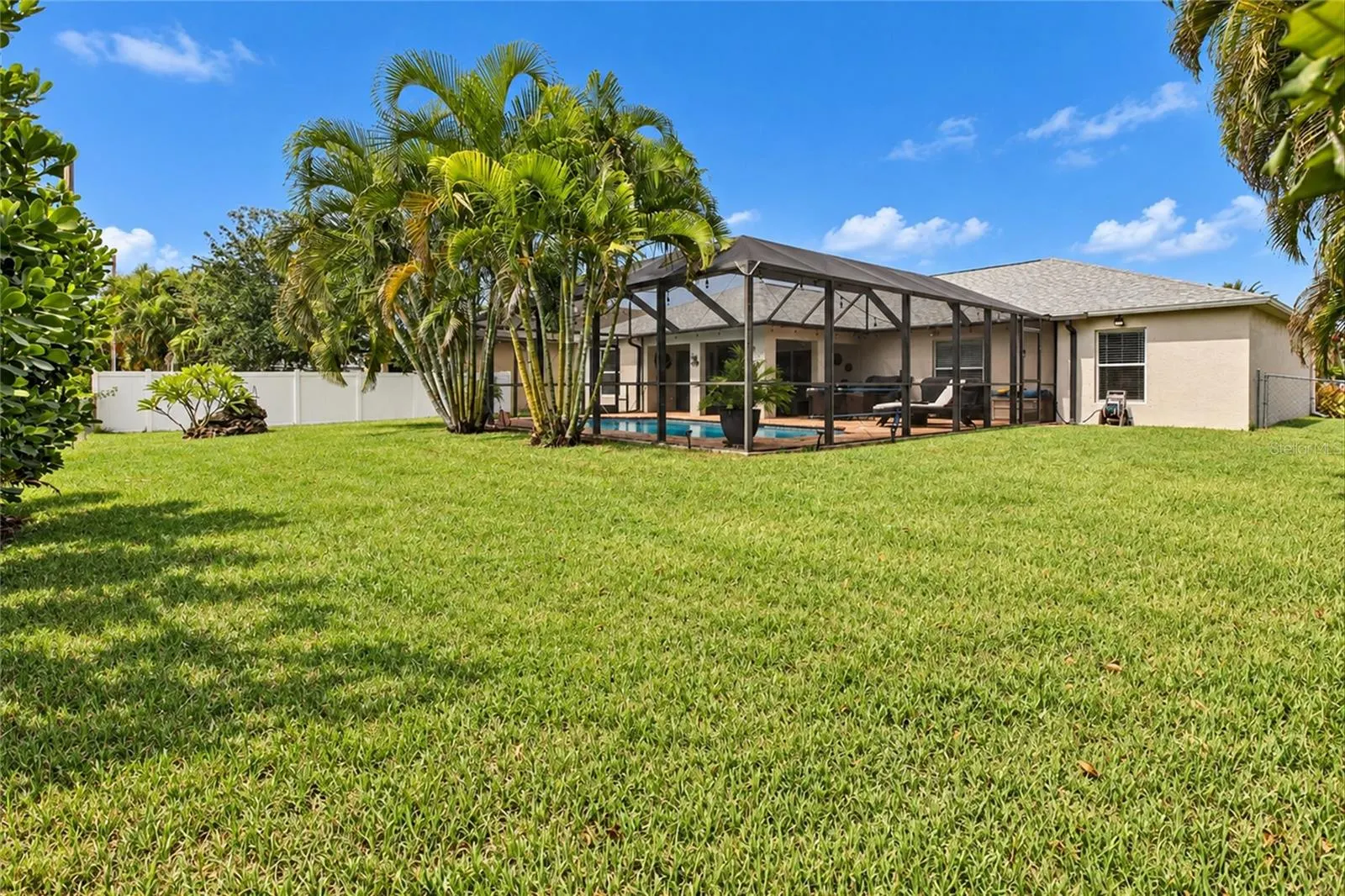 1412 SW 43RD TER