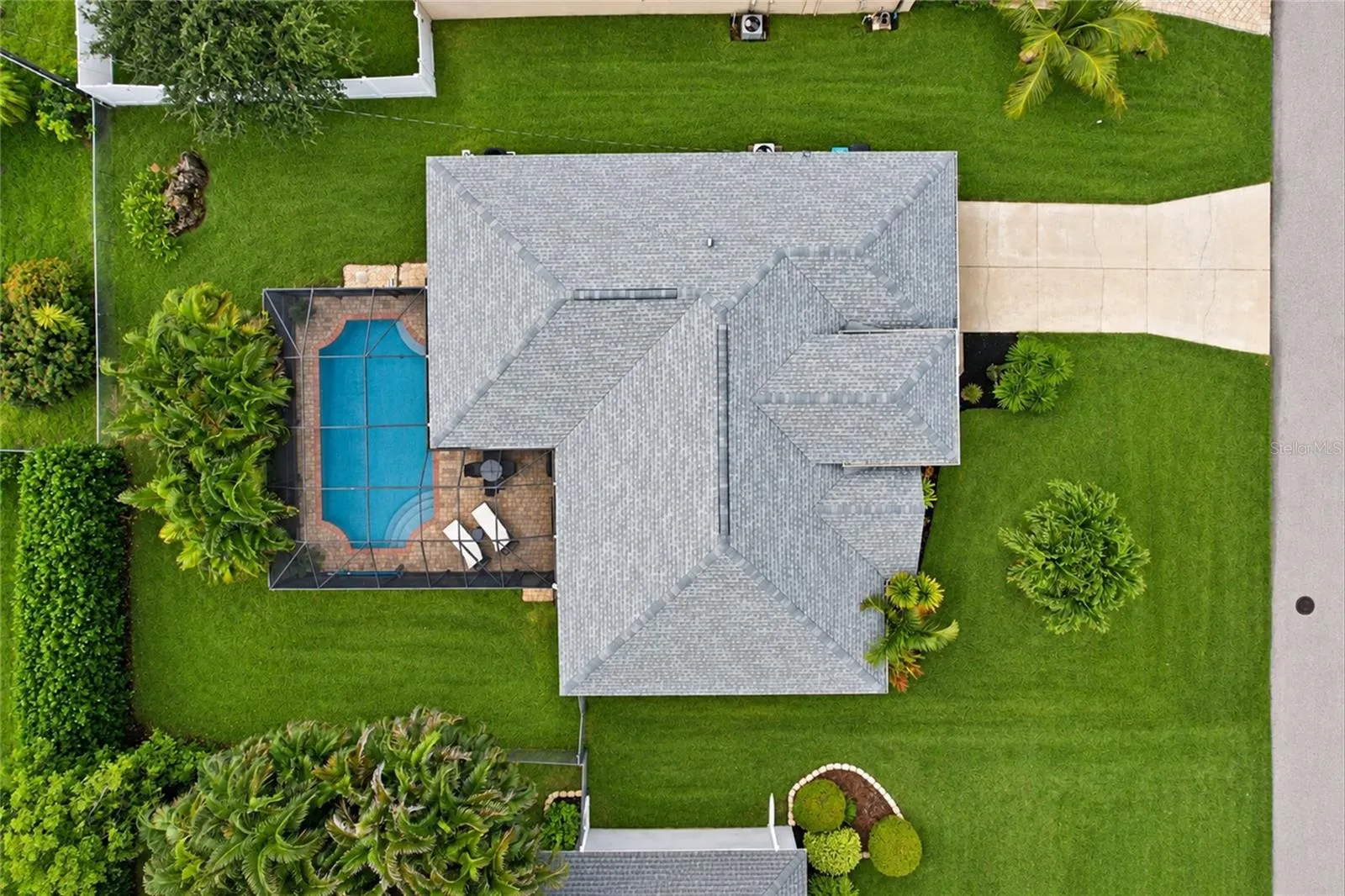 1412 SW 43RD TER