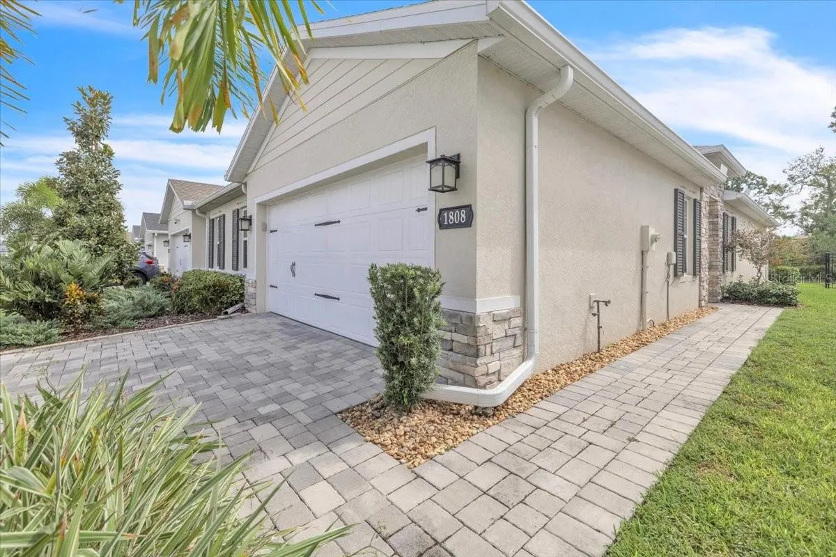 1808 W PALMS DR