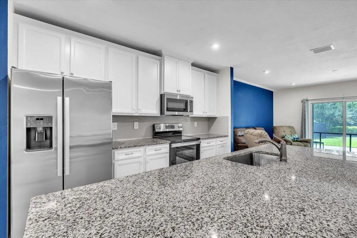 1808 W PALMS DR
