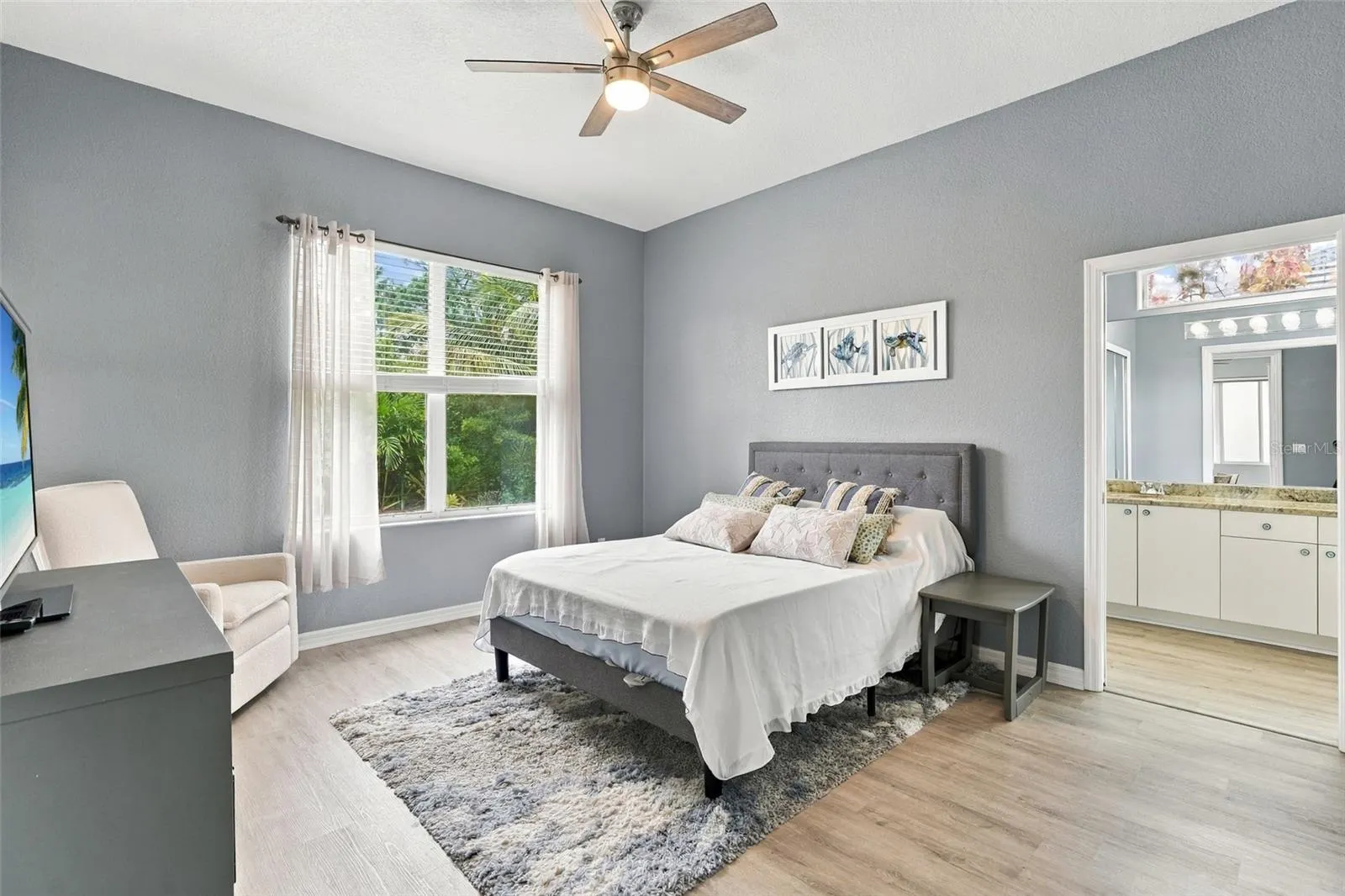 26199 FEATHERSOUND DR