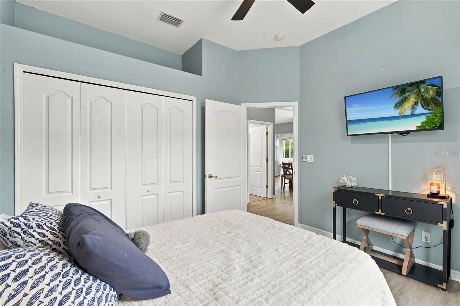 26199 FEATHERSOUND DR