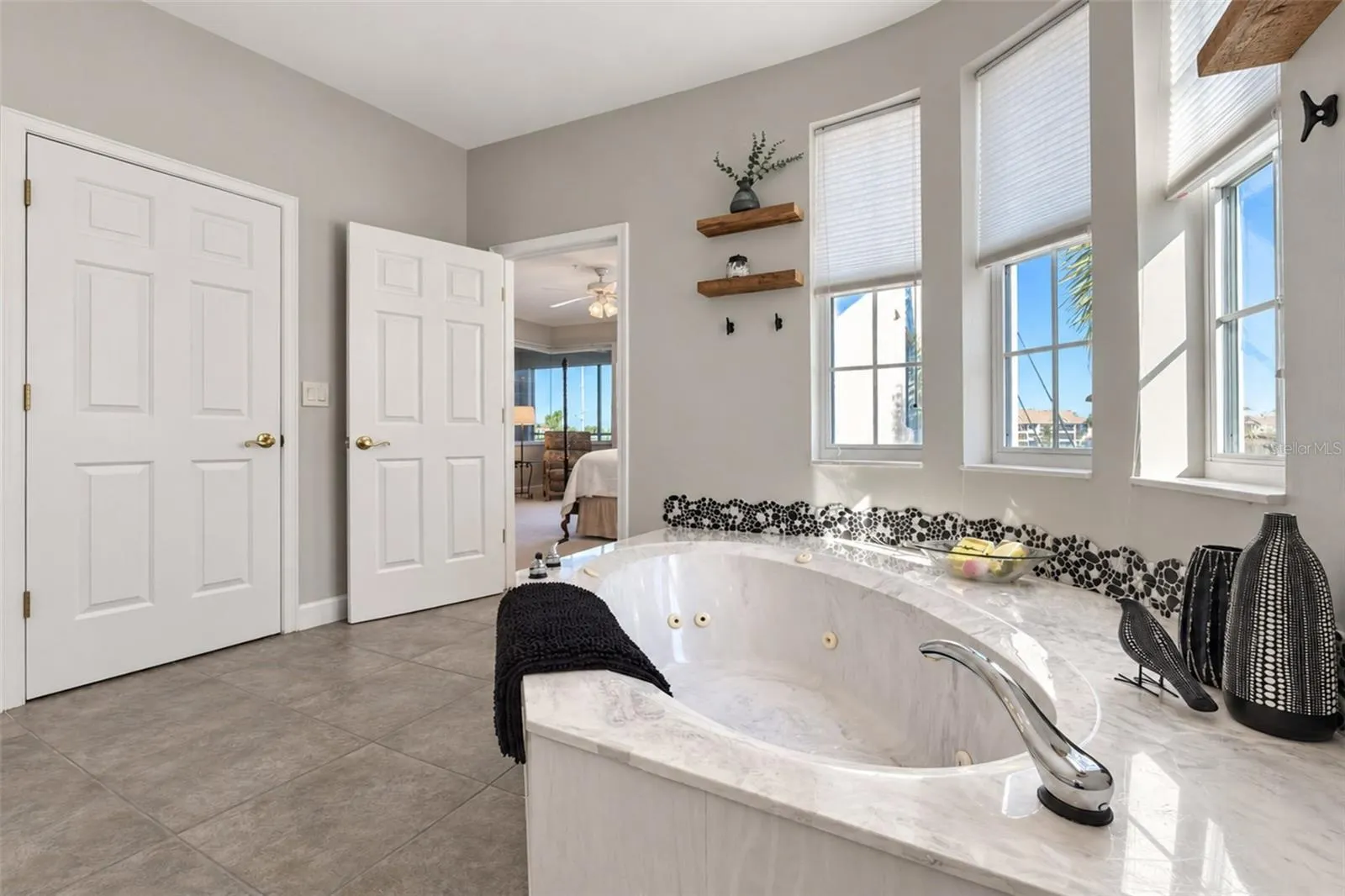 3471 SUNSET KEY CIR #102 #102