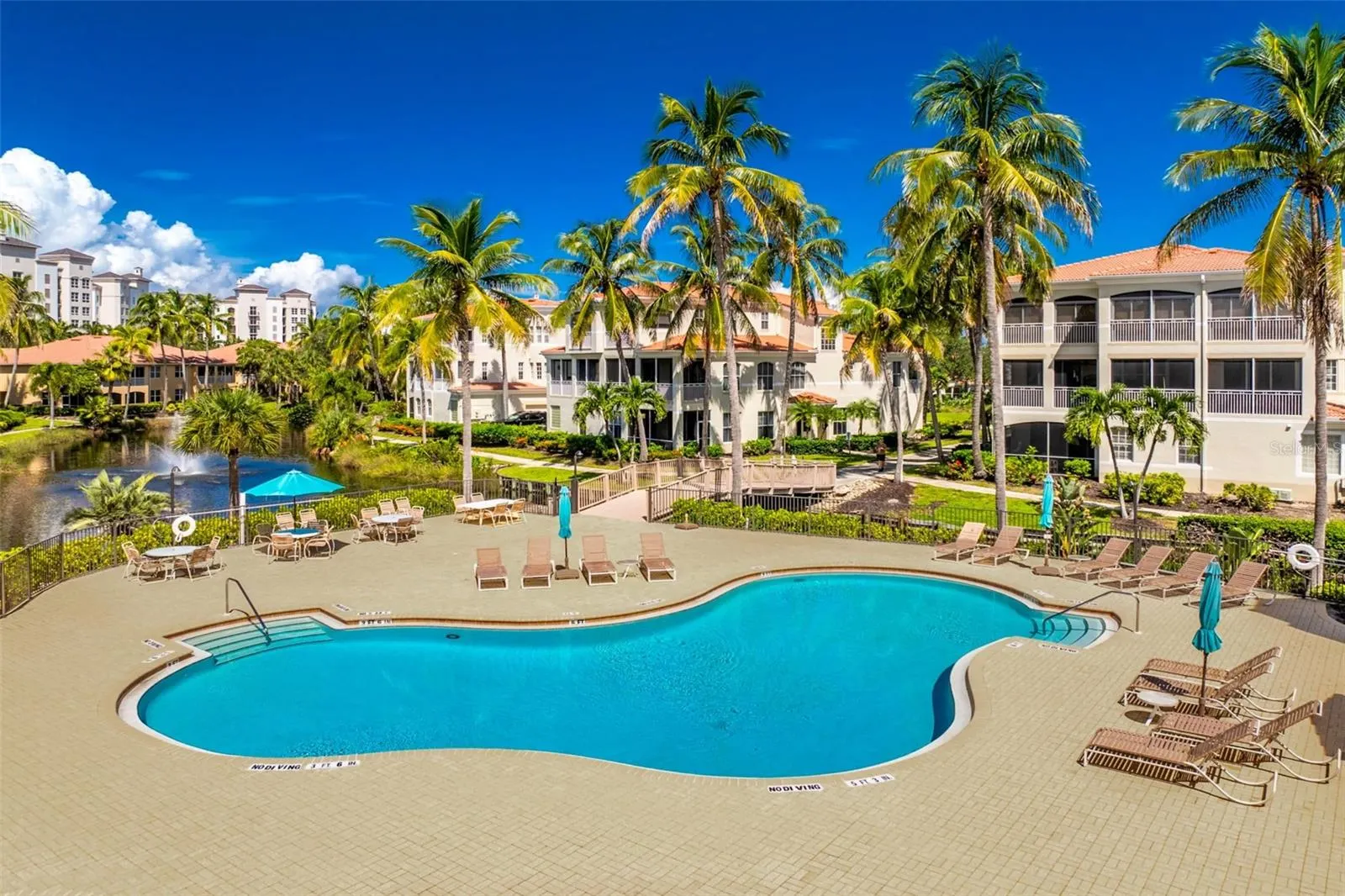3471 SUNSET KEY CIR #102 #102