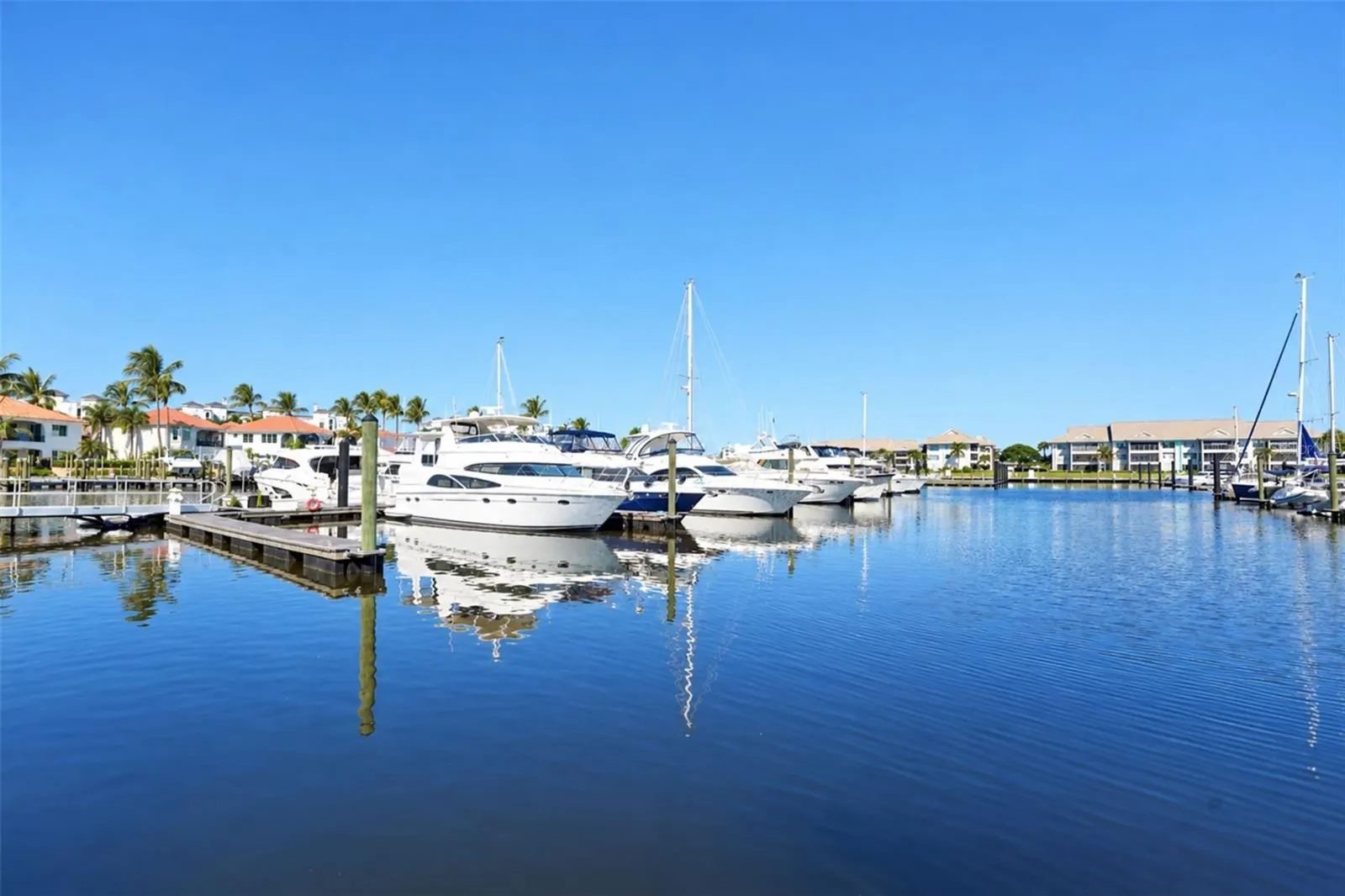 3471 SUNSET KEY CIR #102 #102