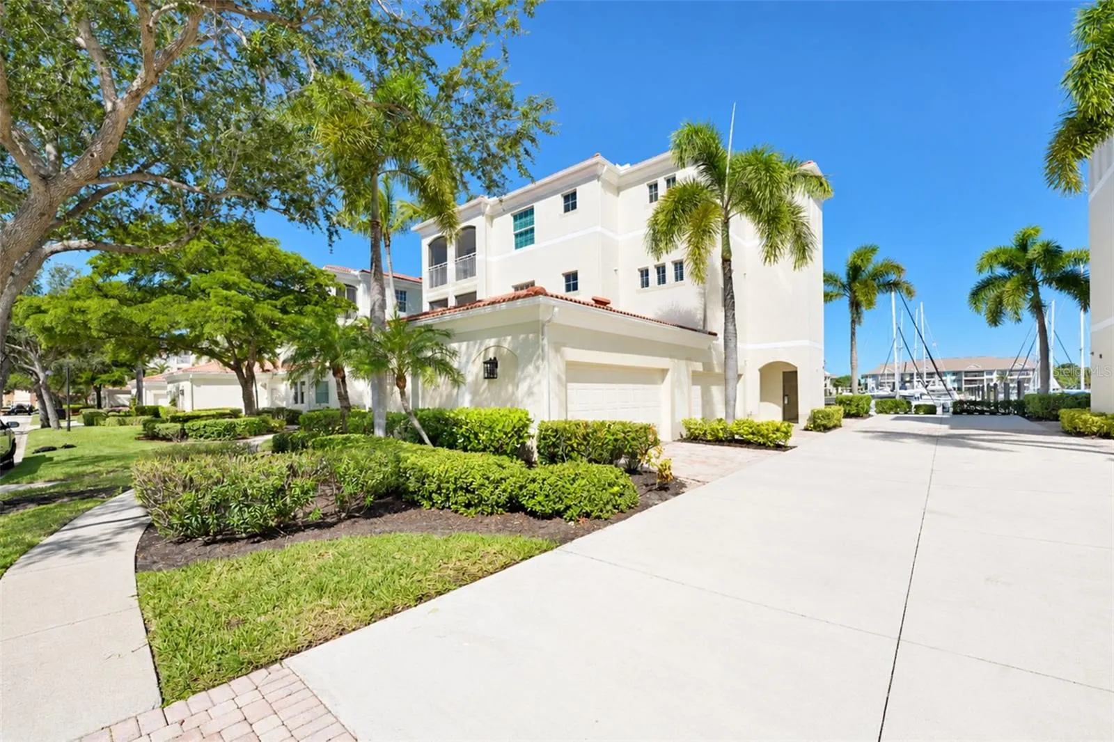 3471 SUNSET KEY CIR #102 #102