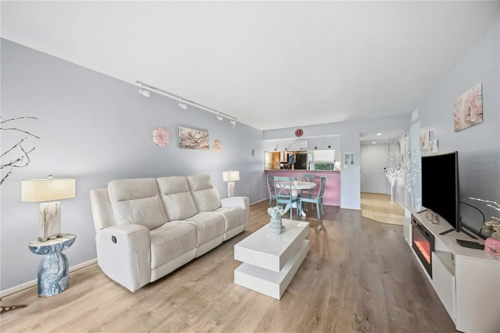 1999 KINGS HWY #16B #16B