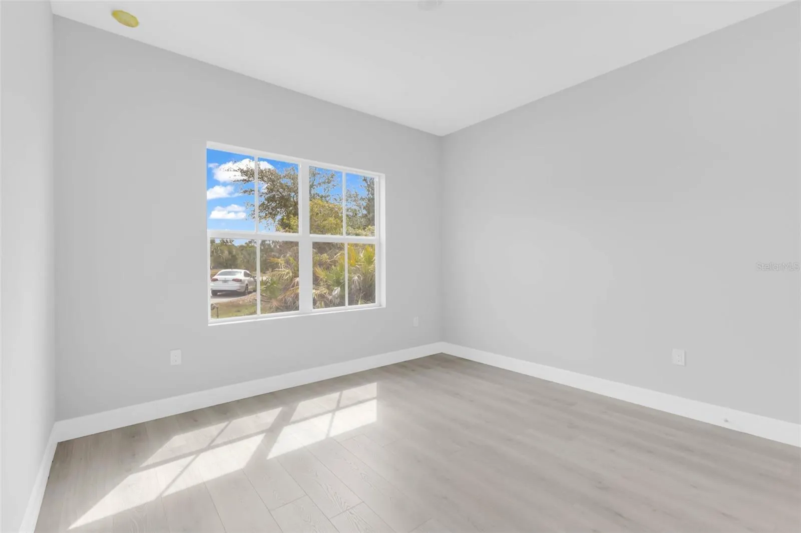 445 LOVELAND BLVD