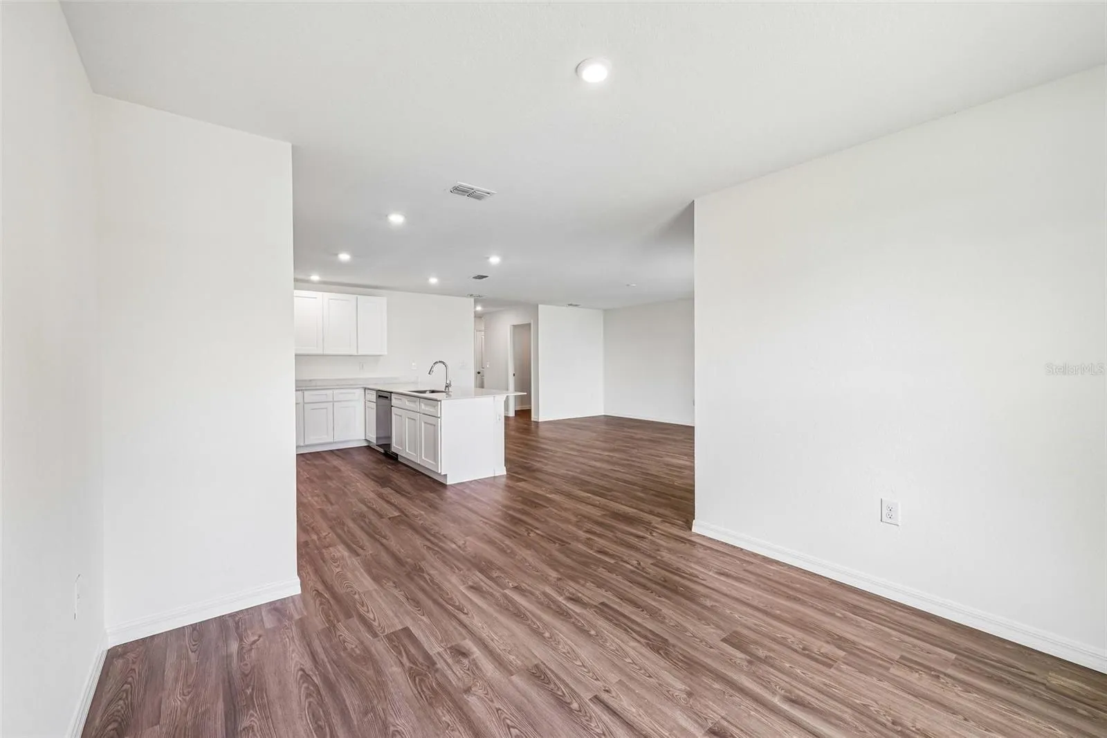 8235 97TH CT