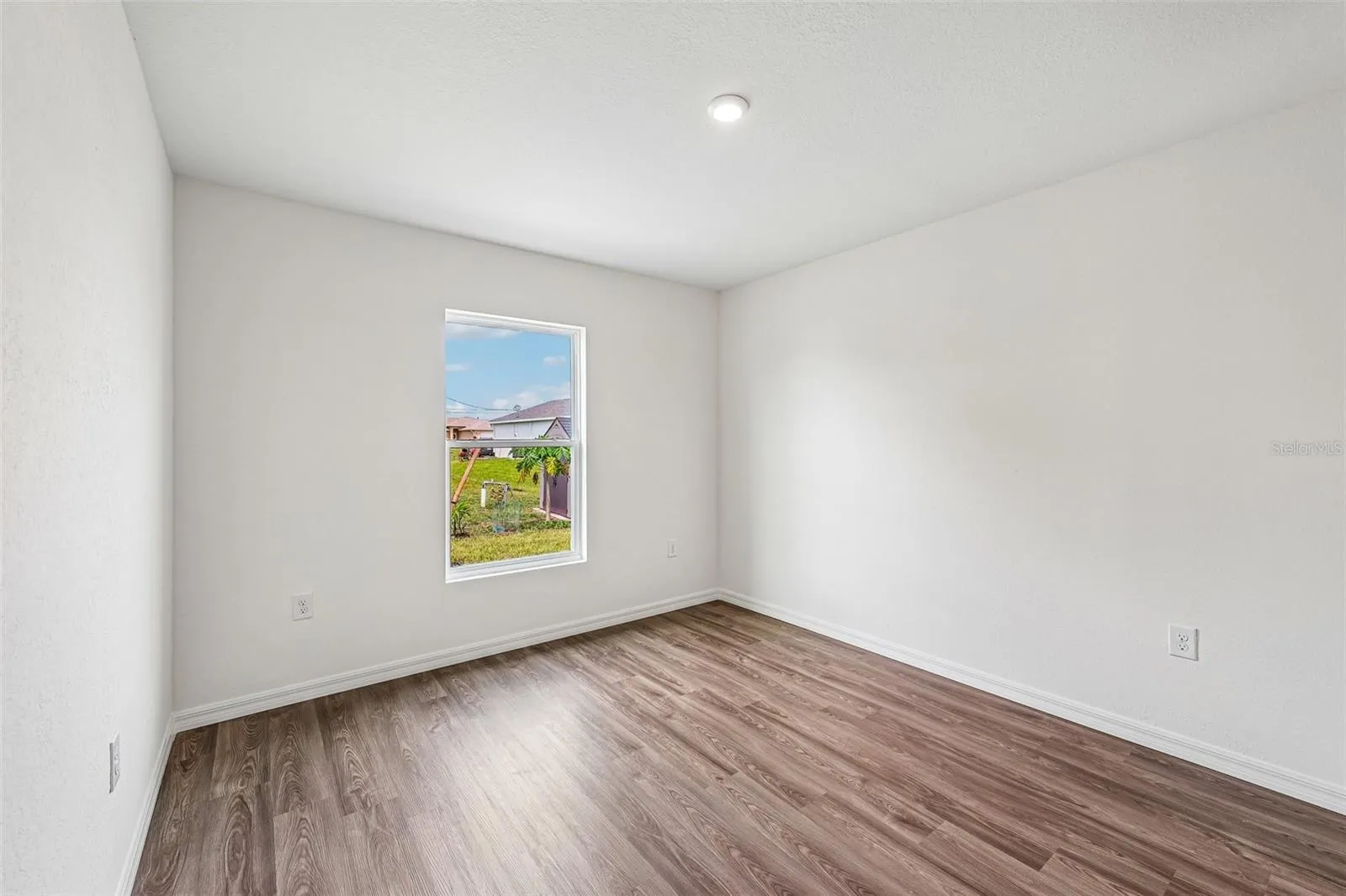 8235 97TH CT