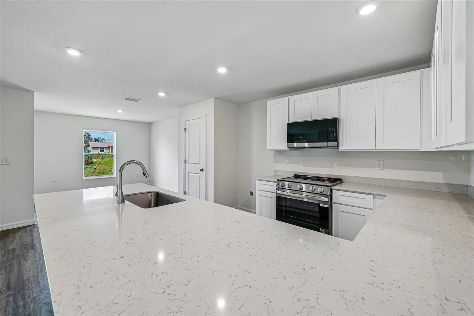 8235 97TH CT