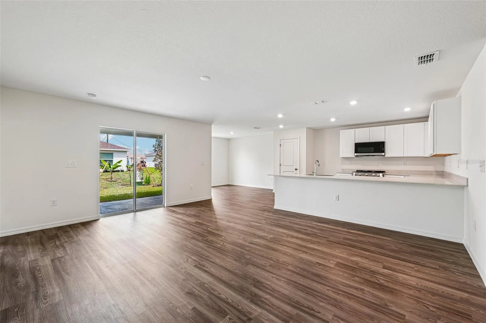 8235 97TH CT