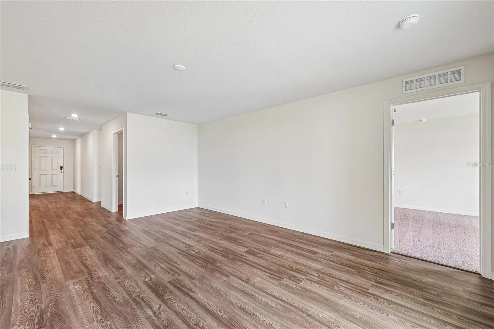 8235 97TH CT