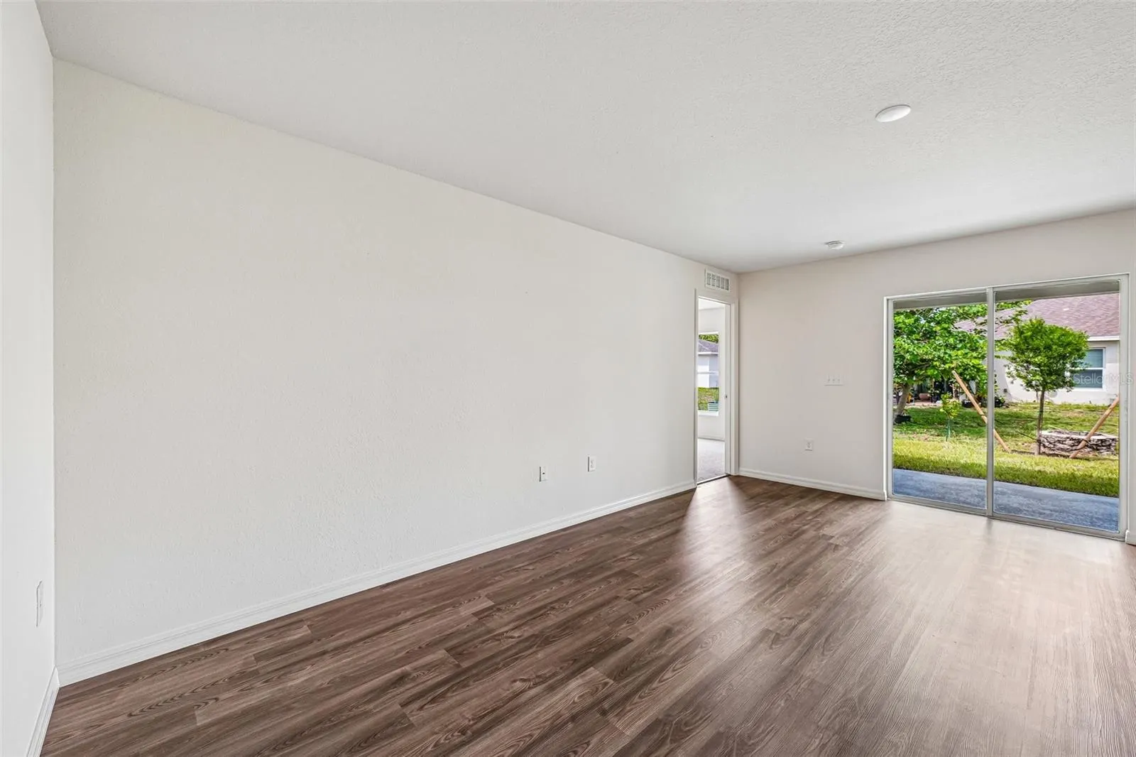 8235 97TH CT