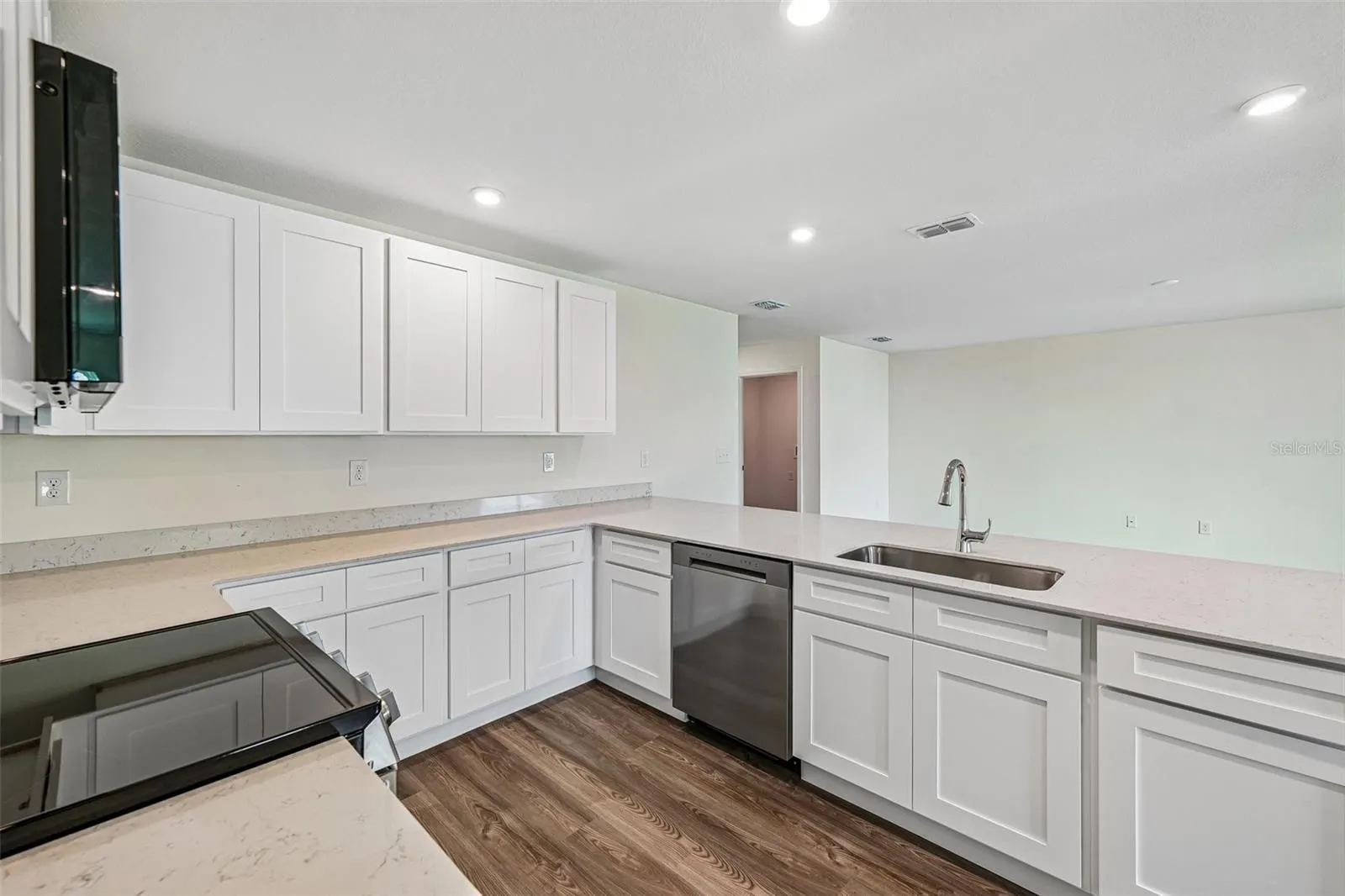 8235 97TH CT
