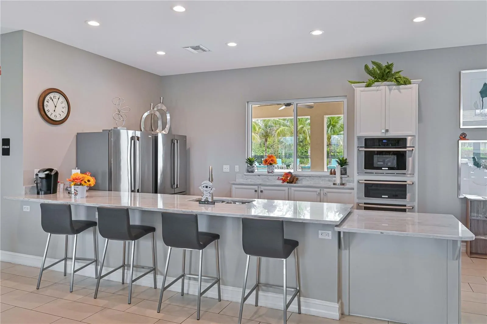 7092 MIKASA DR