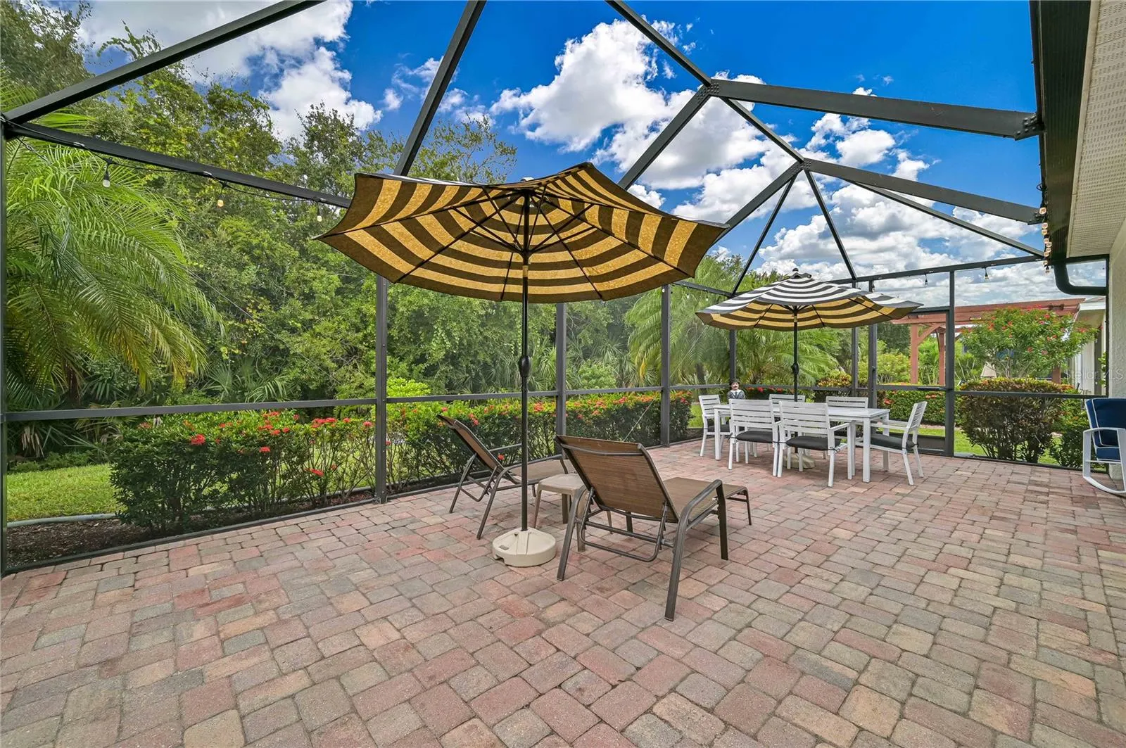 7092 MIKASA DR