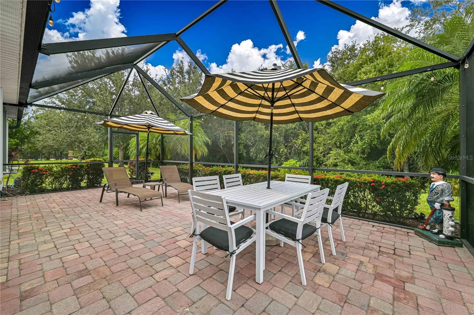 7092 MIKASA DR