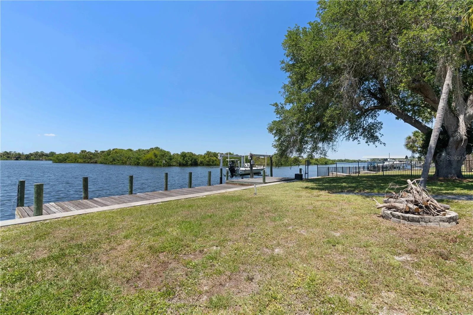 174 SPRING LAKE BLVD NW