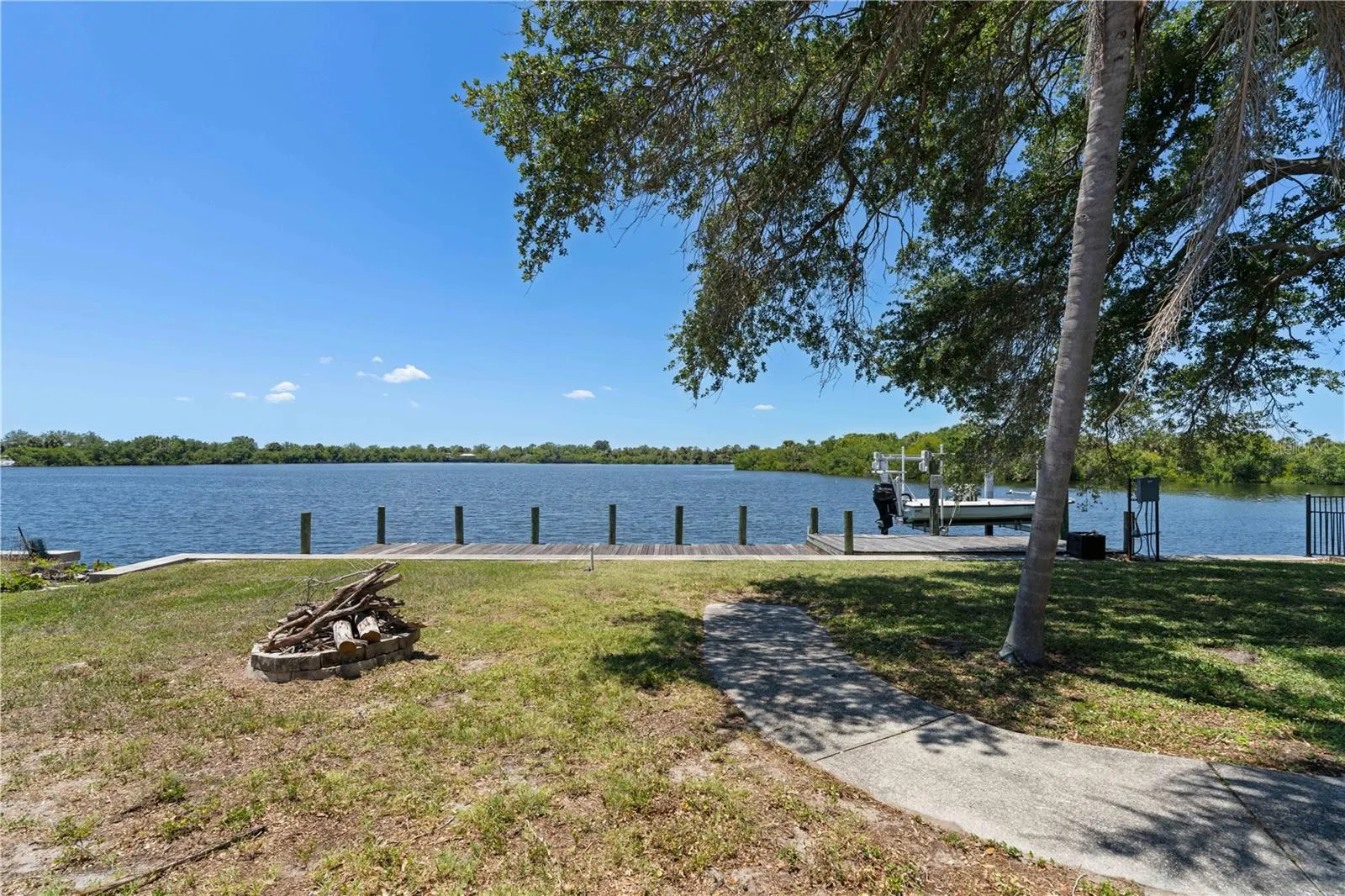 174 SPRING LAKE BLVD NW
