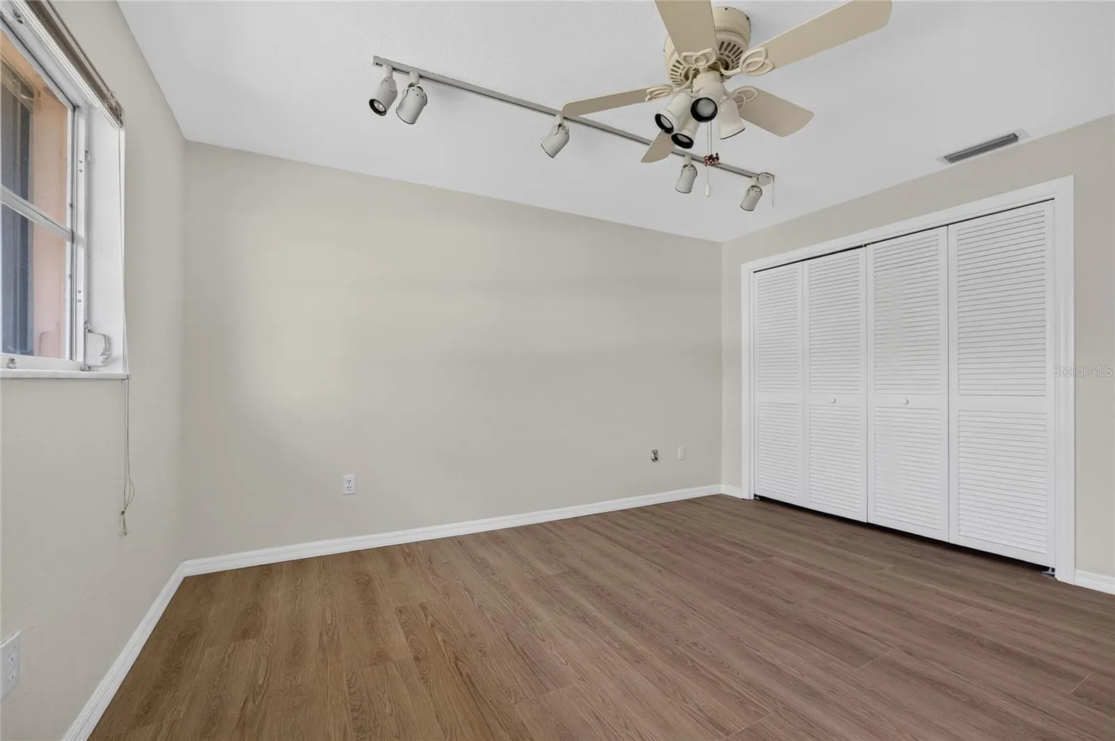 2194 BAYOU RD