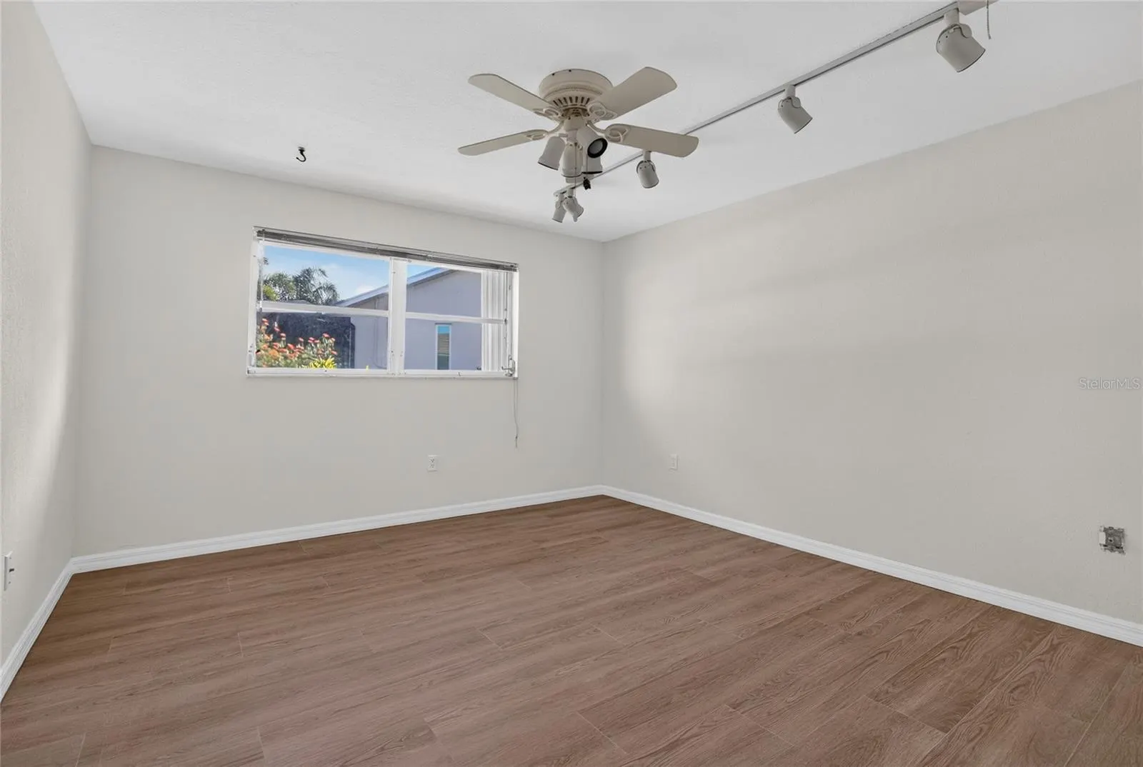 2194 BAYOU RD