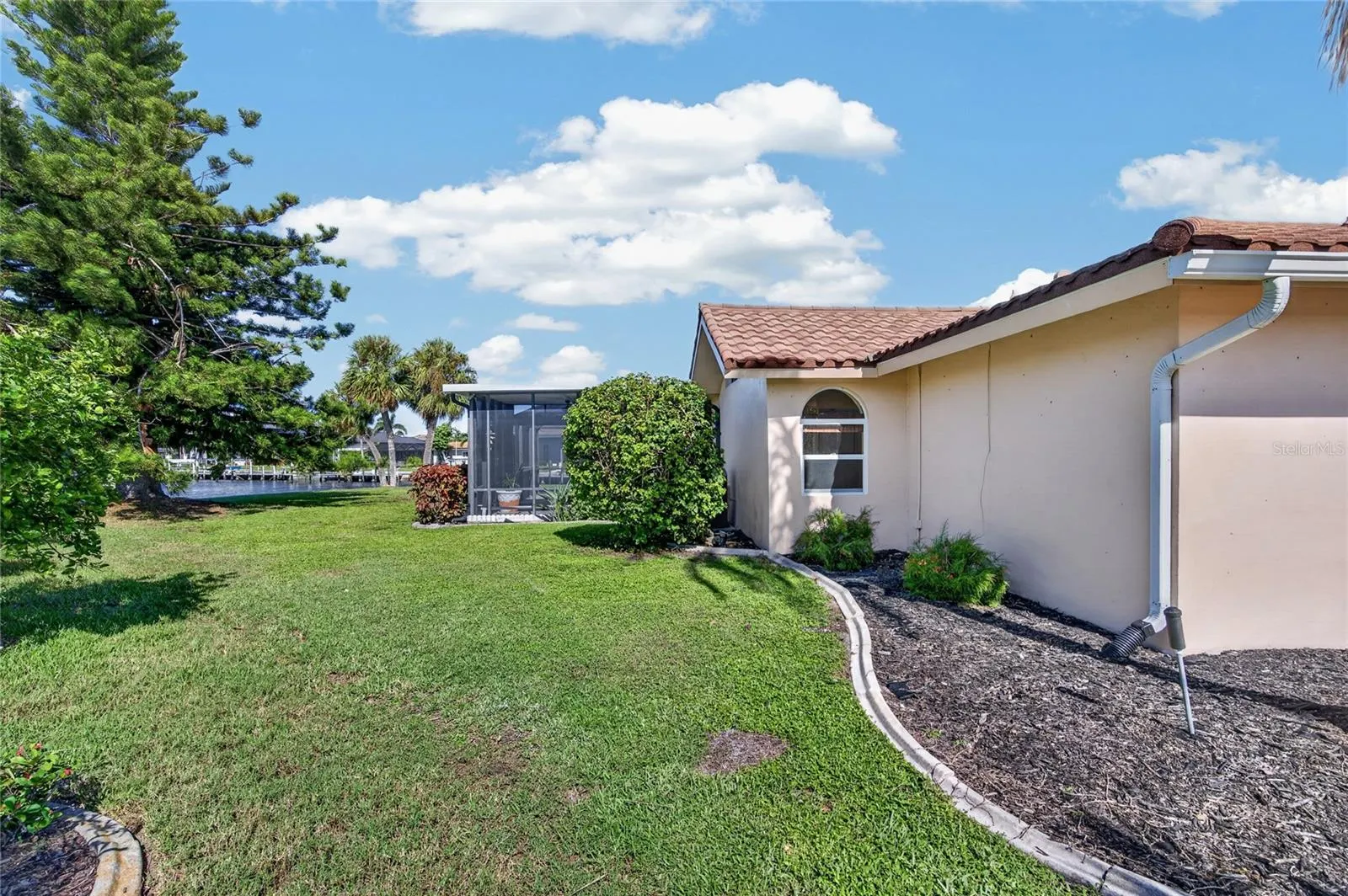 2194 BAYOU RD