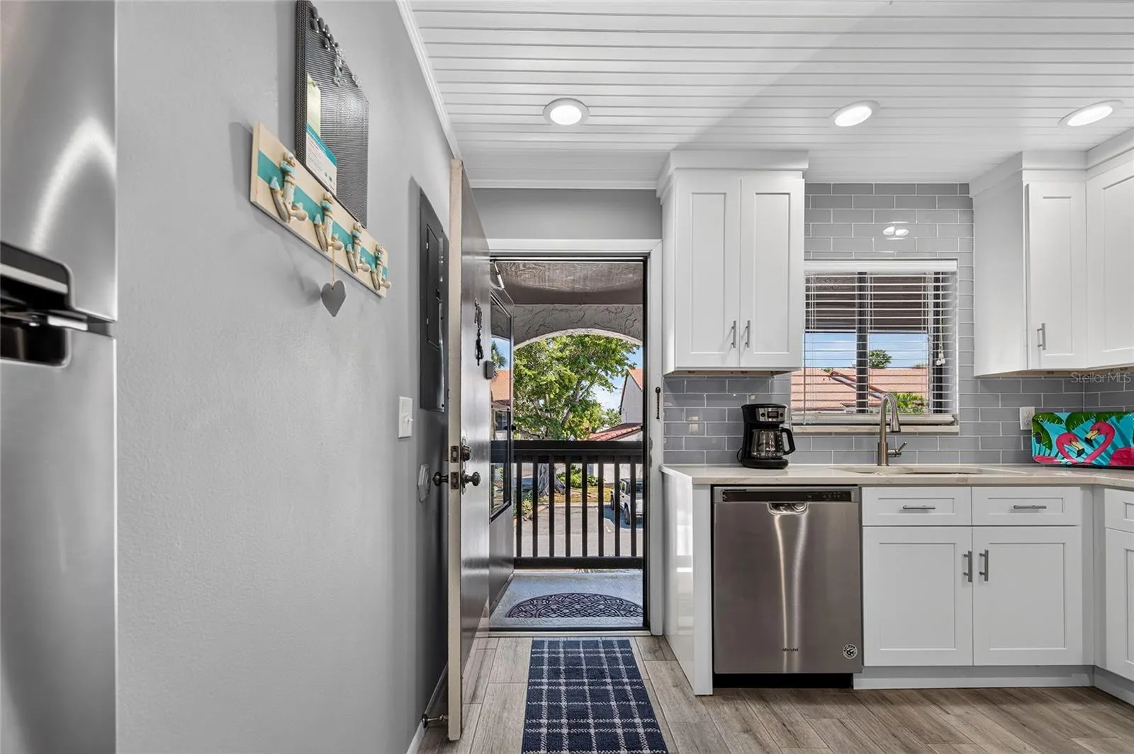 1634 STICKNEY POINT RD #34-202 #34-202