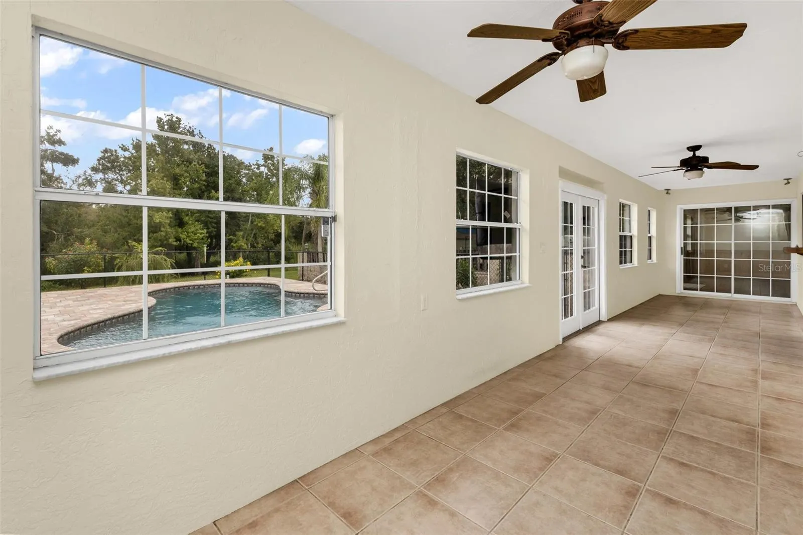 2827 SE CREEKWOOD TER