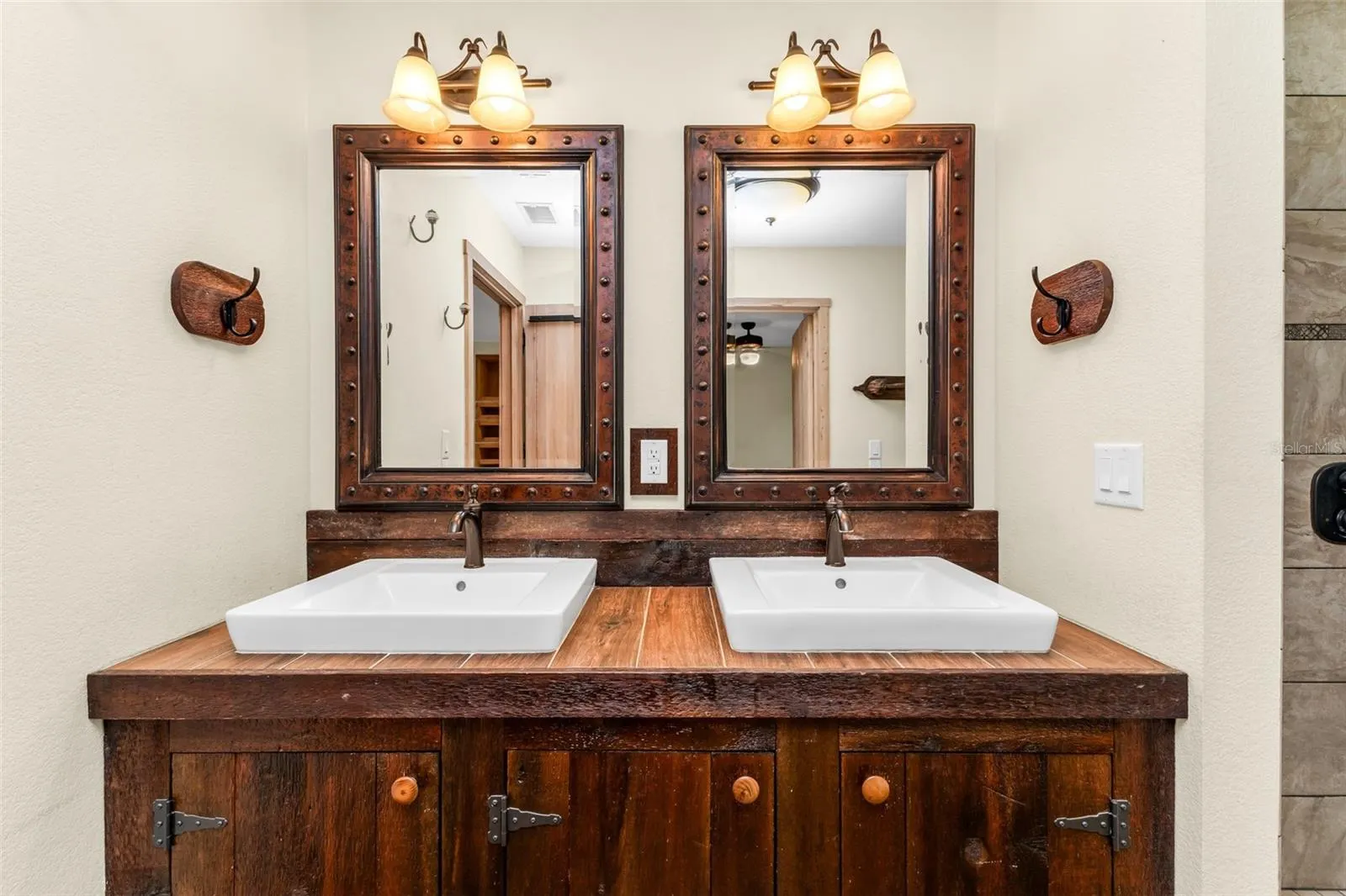 2827 SE CREEKWOOD TER