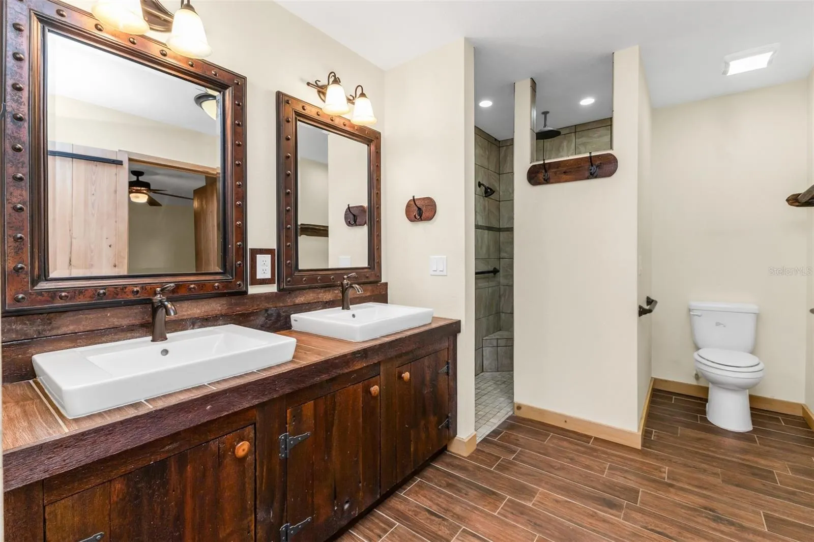 2827 SE CREEKWOOD TER