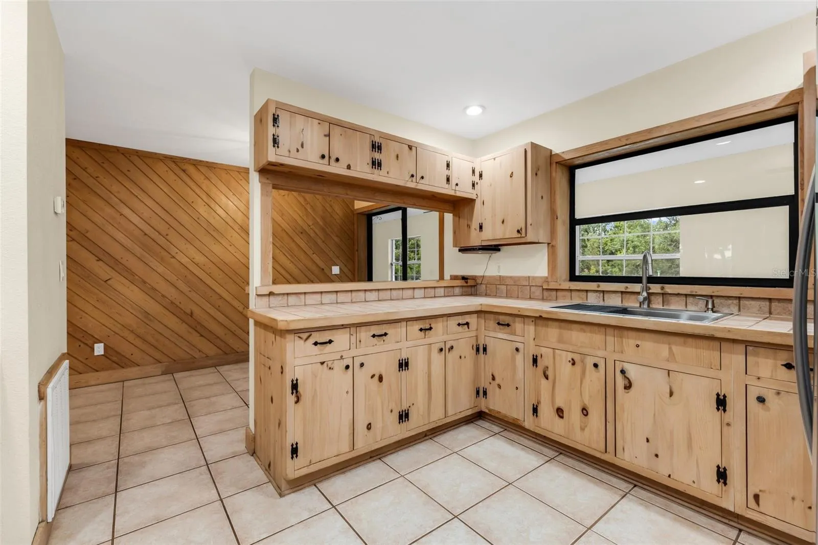 2827 SE CREEKWOOD TER