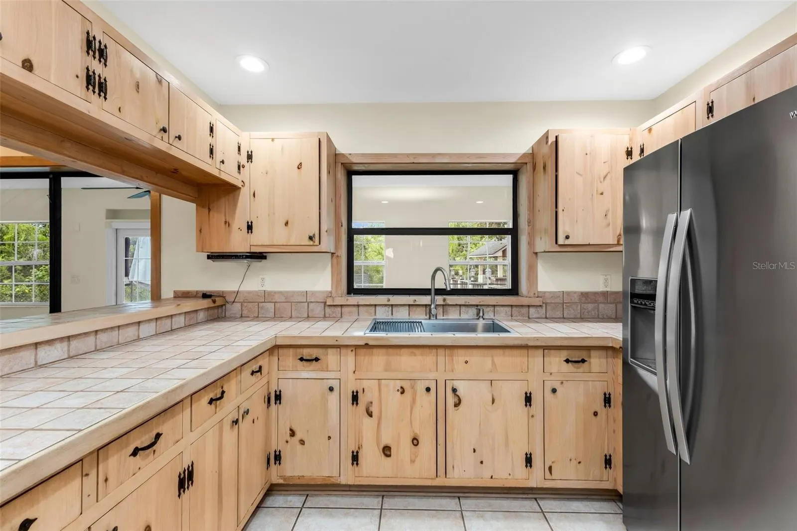 2827 SE CREEKWOOD TER