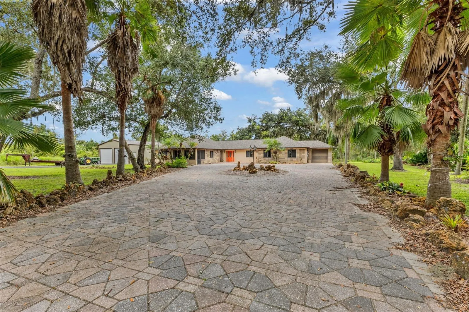 2827 SE CREEKWOOD TER