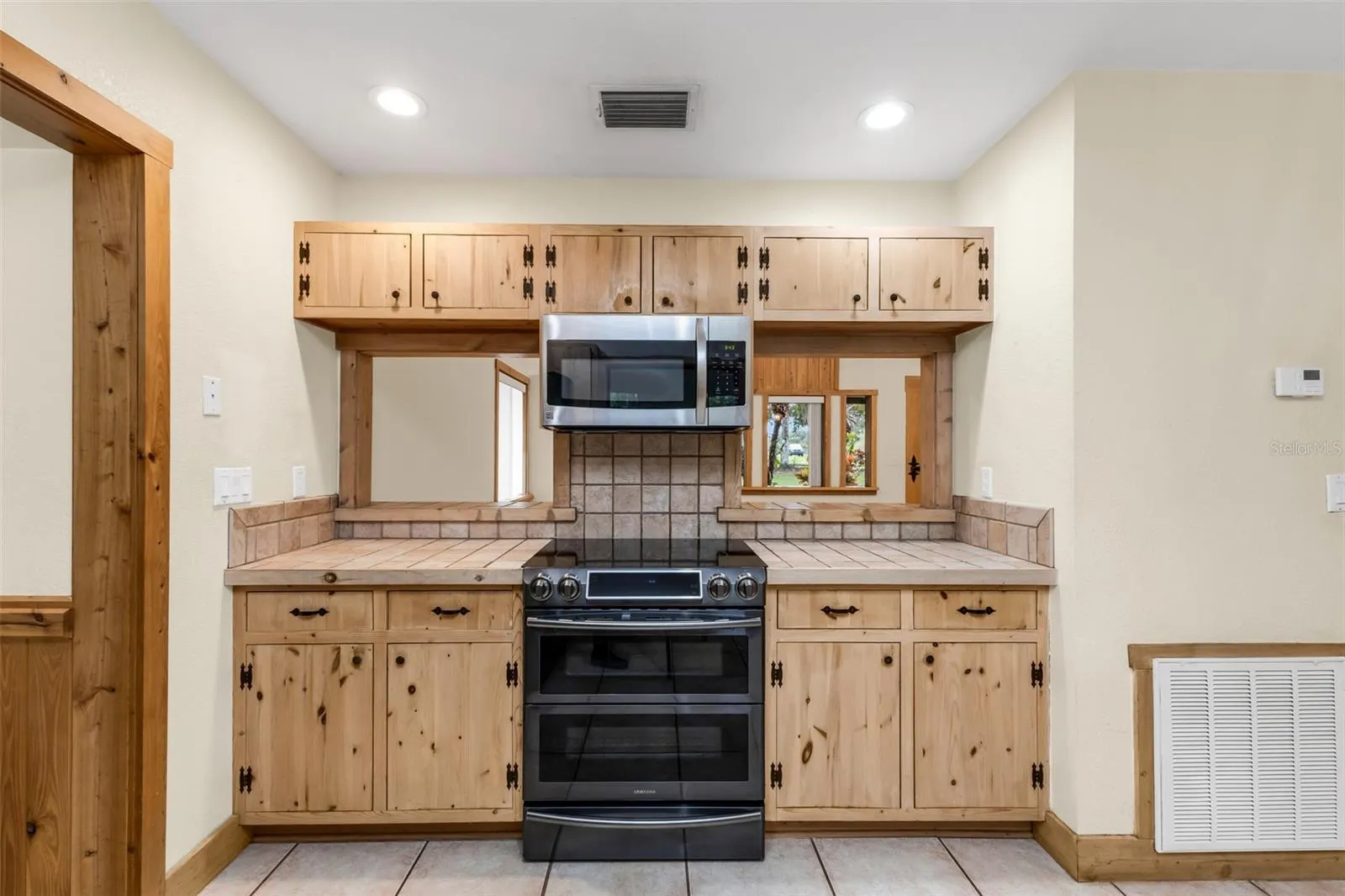 2827 SE CREEKWOOD TER