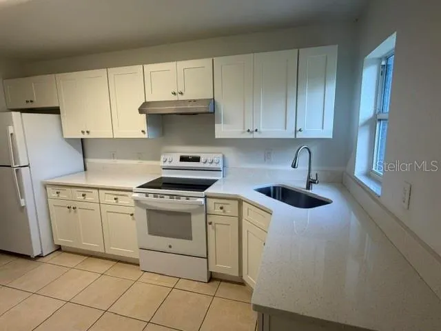 1938 SE CHERRY DR