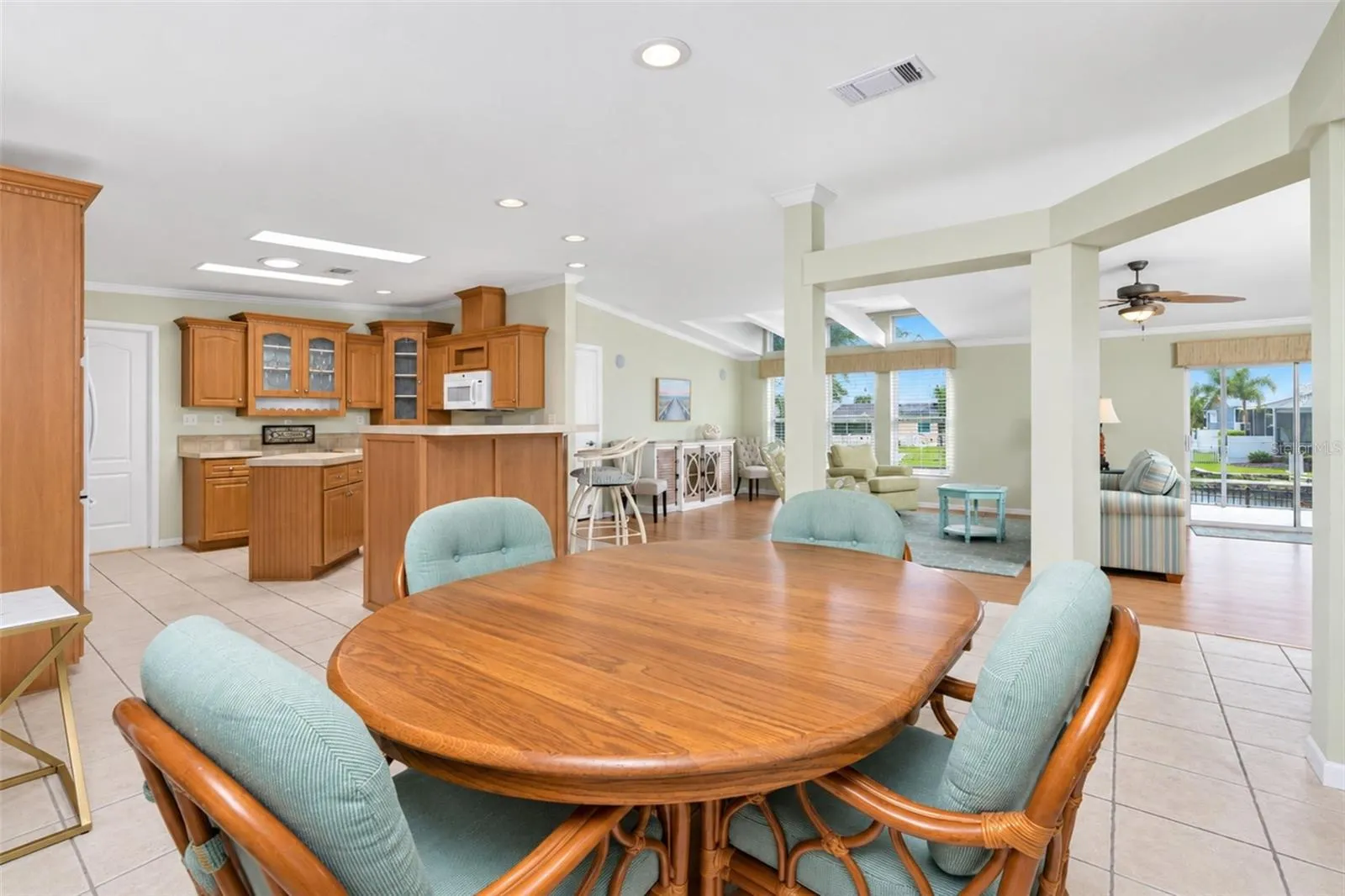 4191 PELICAN POINTE DR