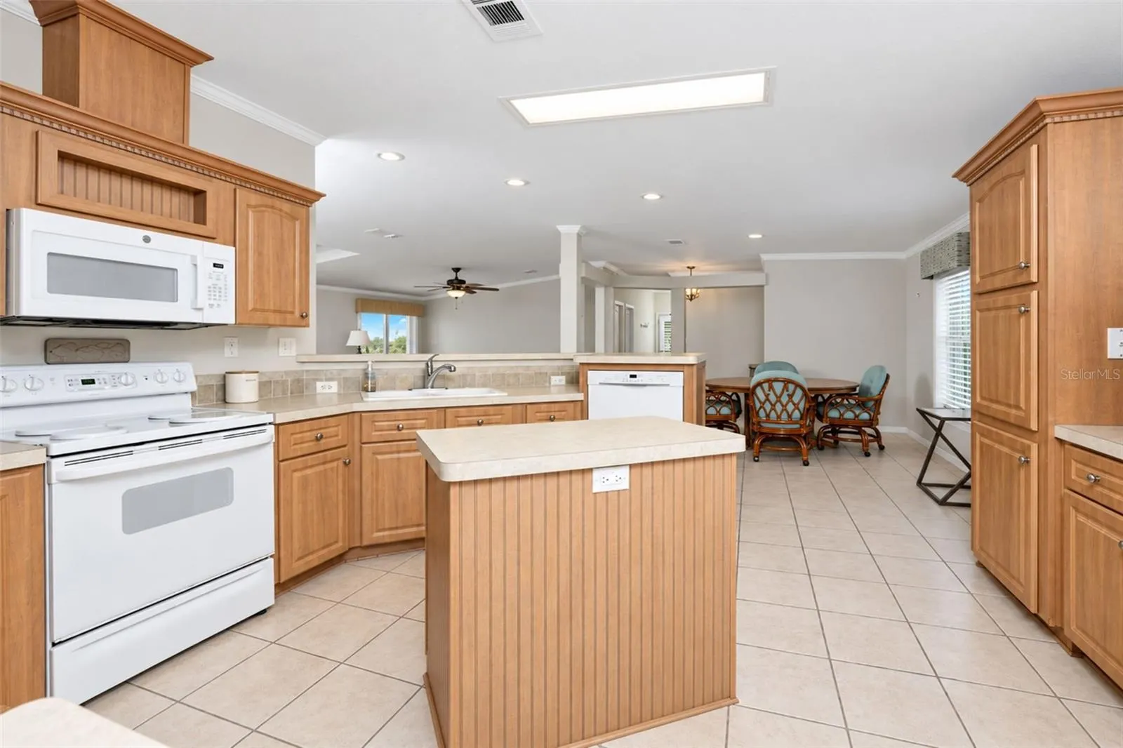 4191 PELICAN POINTE DR