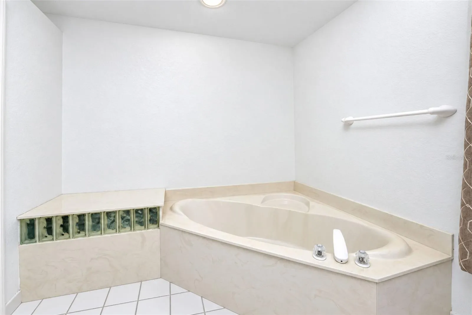25179 CAMPOS DR