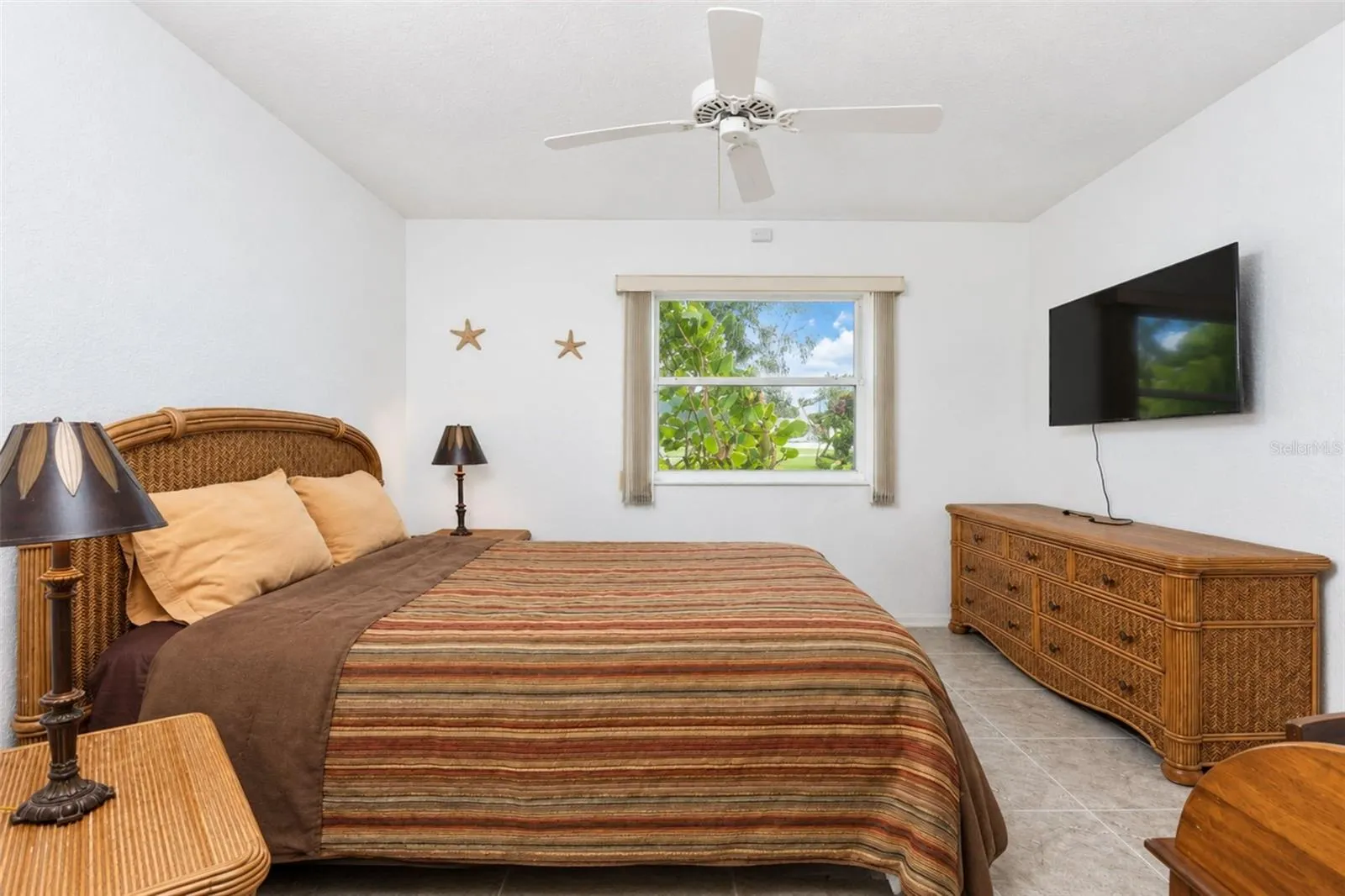 25179 CAMPOS DR