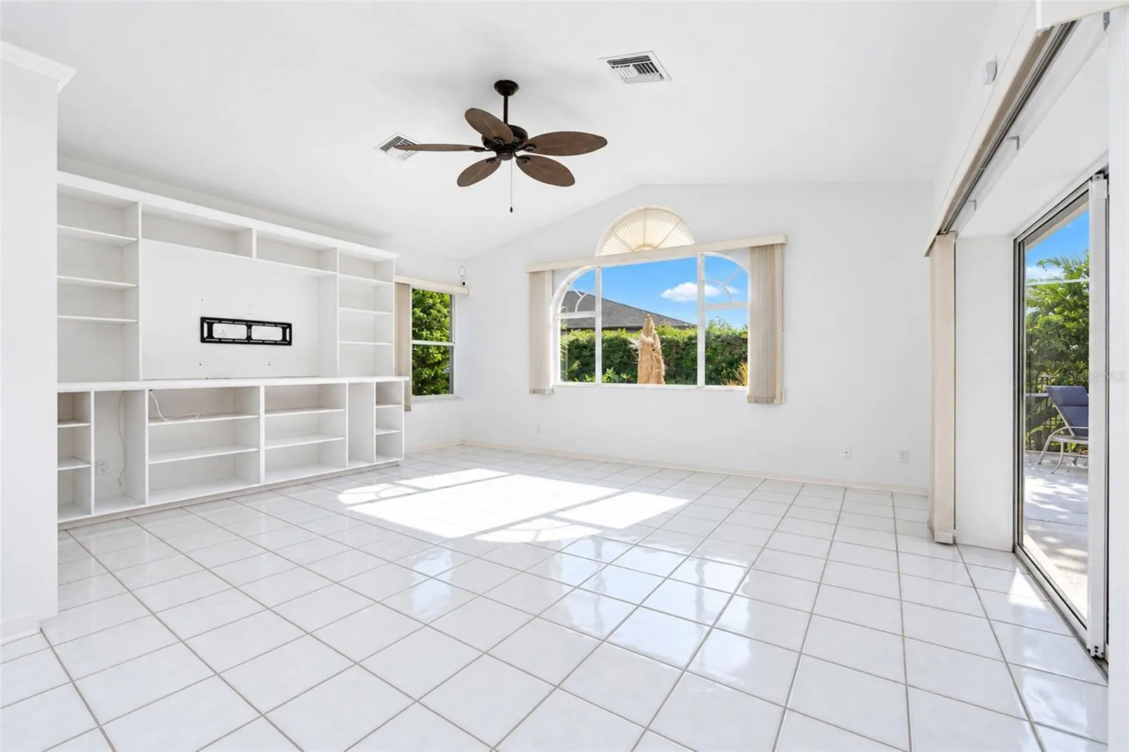 25179 CAMPOS DR