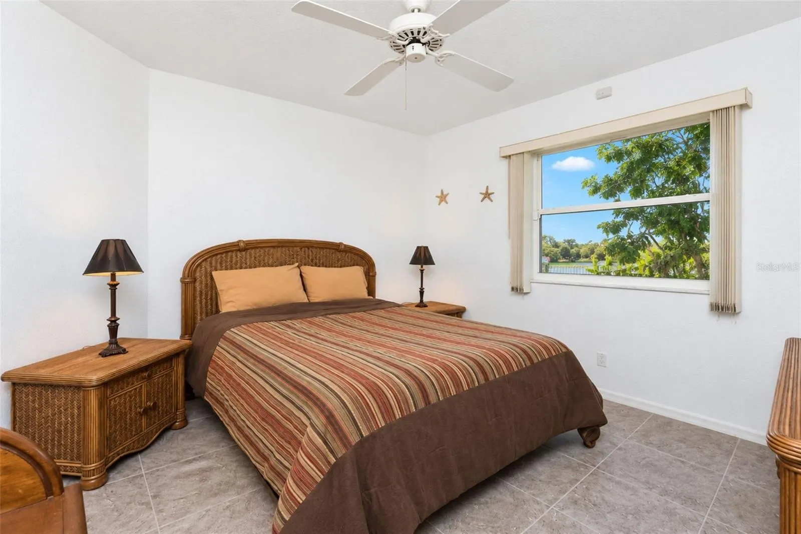 25179 CAMPOS DR