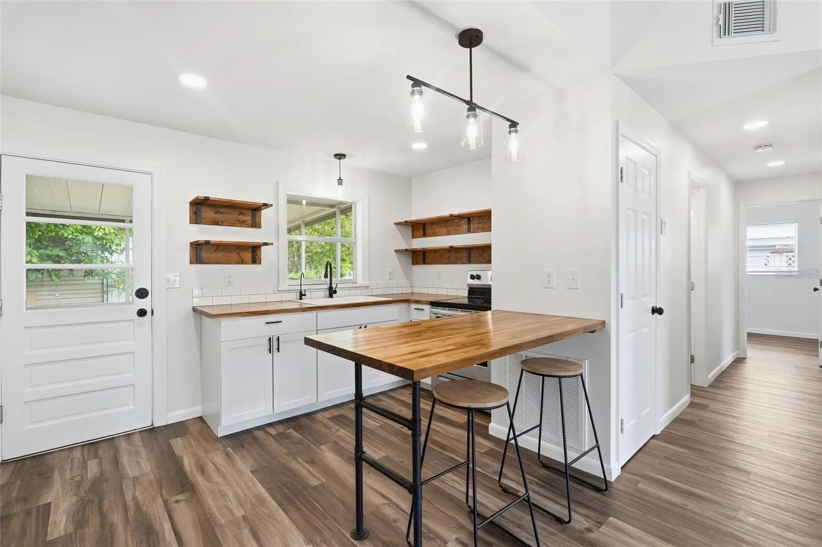 162 BRIDLE PATH