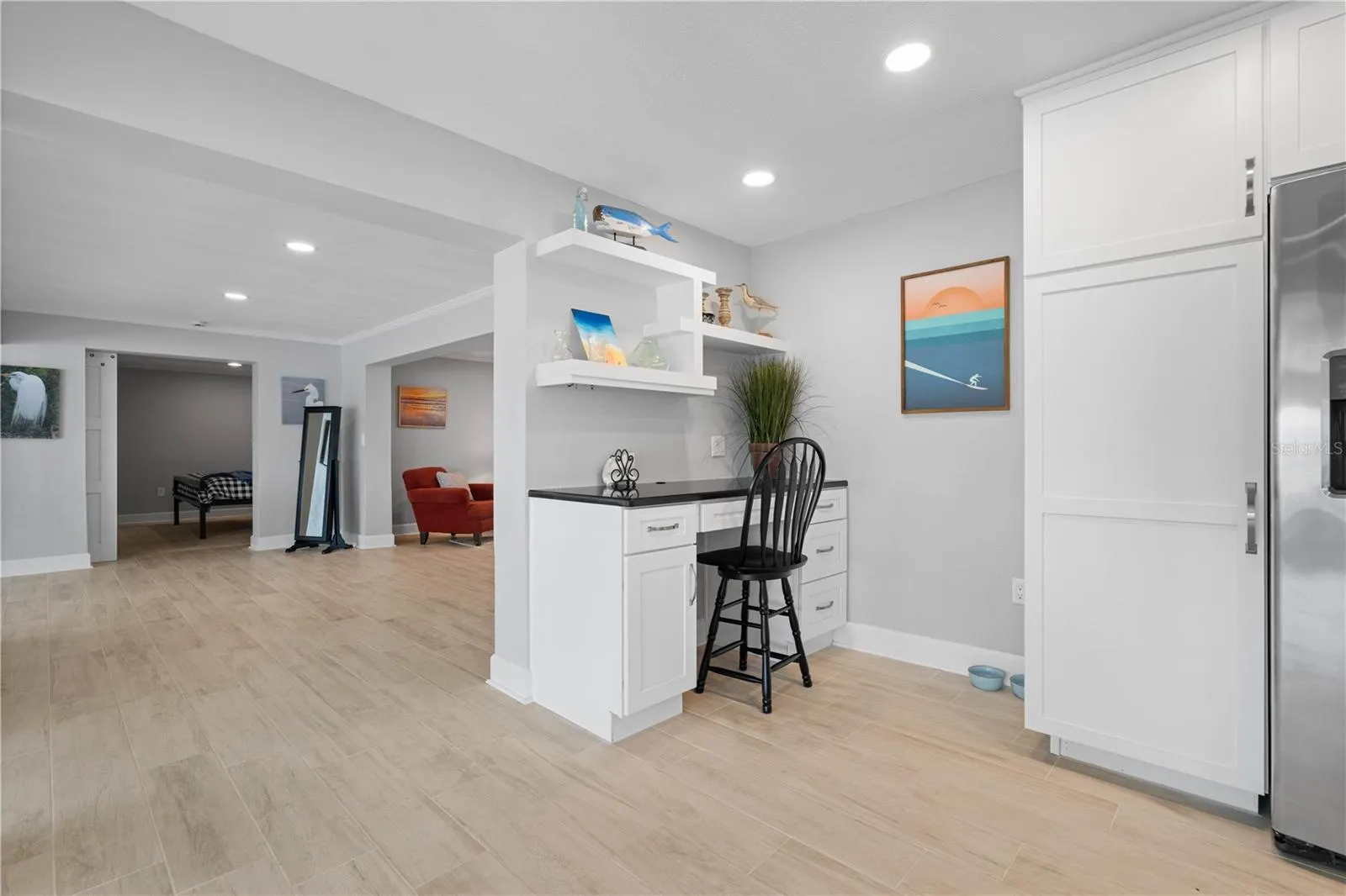 2211 PALM TREE DR