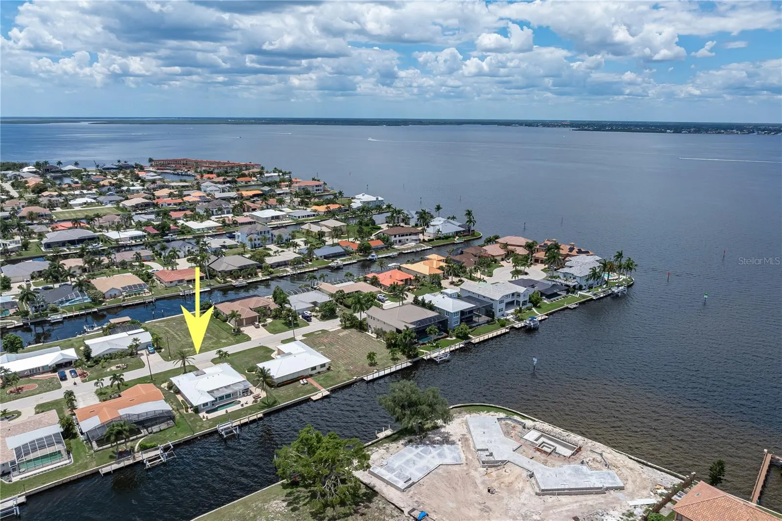 2211 PALM TREE DR