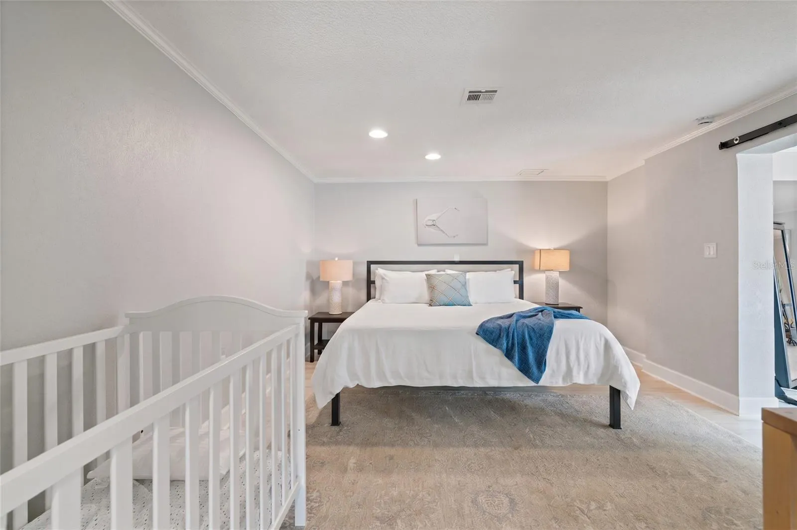 2211 PALM TREE DR