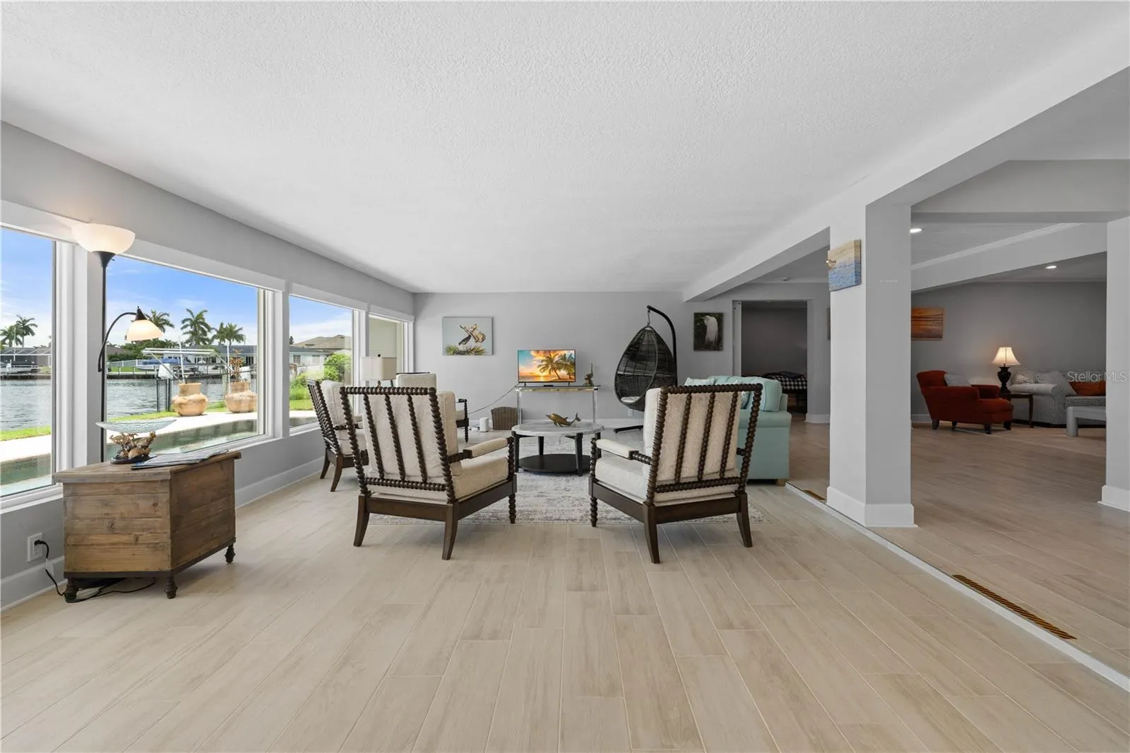 2211 PALM TREE DR