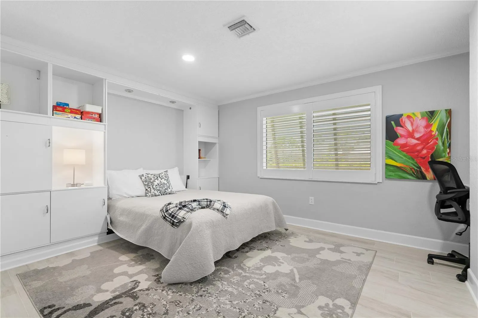 2211 PALM TREE DR